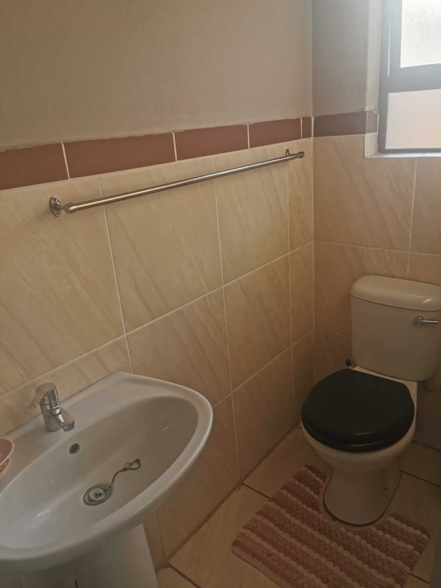 To Let 2 Bedroom Property for Rent in Groblerpark Gauteng