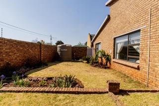 2 Bedroom Property for Sale in Strubenvale Gauteng