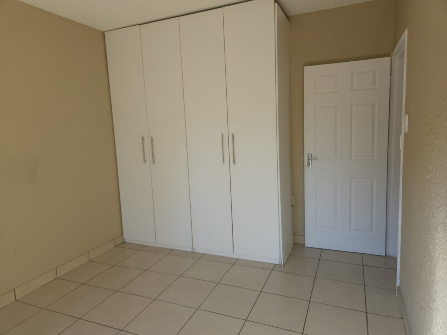 To Let 2 Bedroom Property for Rent in Crown Gardens Gauteng