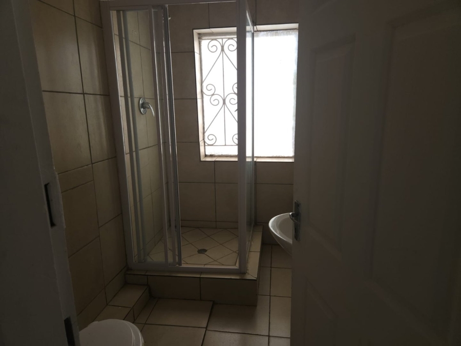 To Let 2 Bedroom Property for Rent in Crown Gardens Gauteng