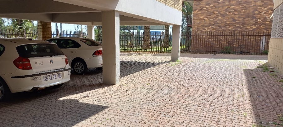 To Let 2 Bedroom Property for Rent in Crown Gardens Gauteng