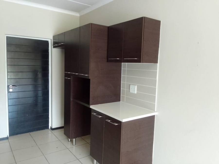 2 Bedroom Property for Sale in Noordwyk Gauteng