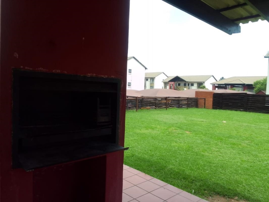 2 Bedroom Property for Sale in Noordwyk Gauteng