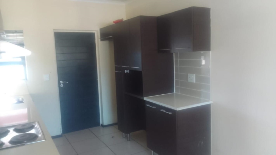 2 Bedroom Property for Sale in Noordwyk Gauteng