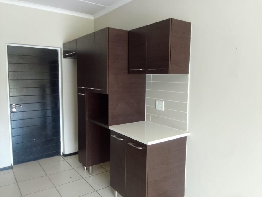 2 Bedroom Property for Sale in Noordwyk Gauteng