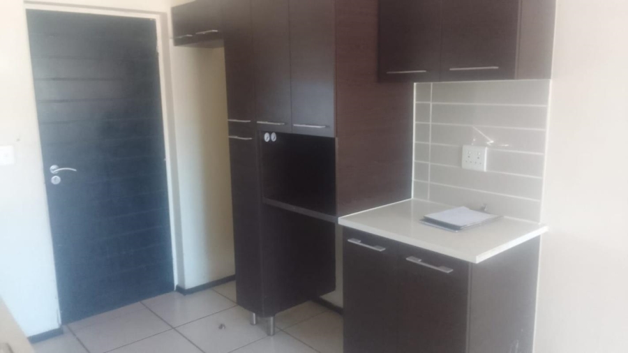 2 Bedroom Property for Sale in Noordwyk Gauteng