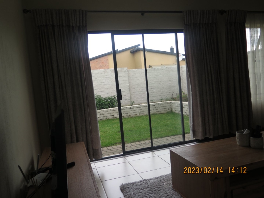 To Let 3 Bedroom Property for Rent in Pomona Gauteng