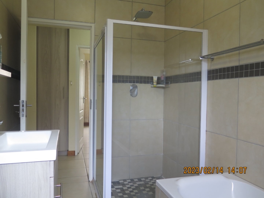 To Let 3 Bedroom Property for Rent in Pomona Gauteng