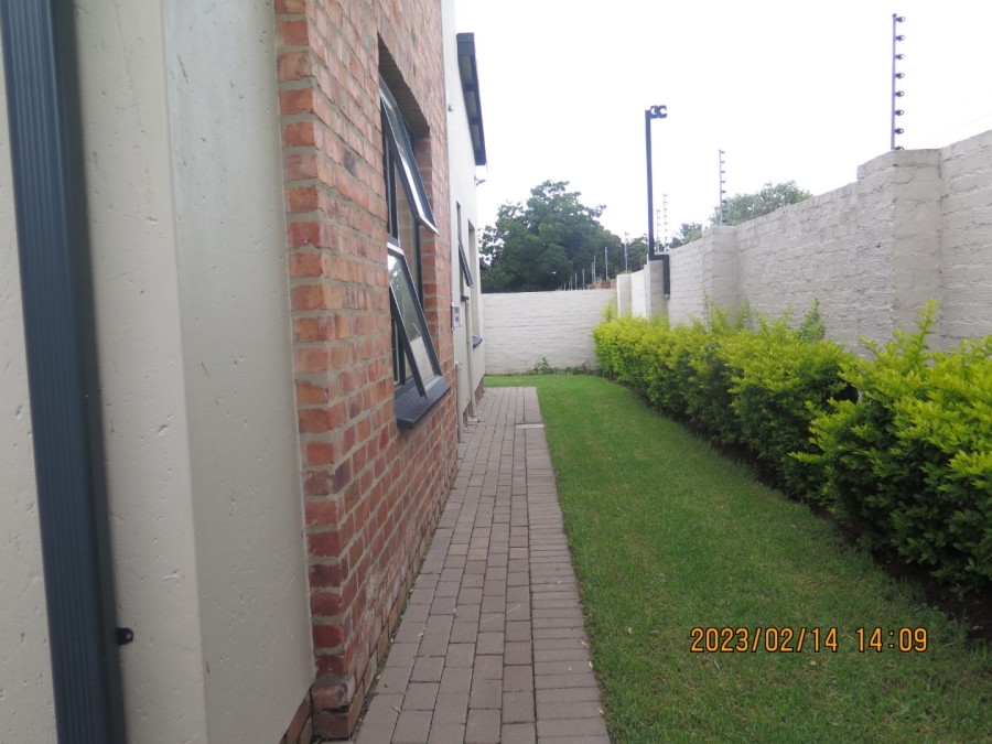 To Let 3 Bedroom Property for Rent in Pomona Gauteng