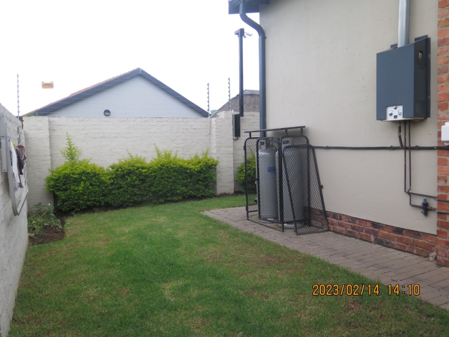 To Let 3 Bedroom Property for Rent in Pomona Gauteng