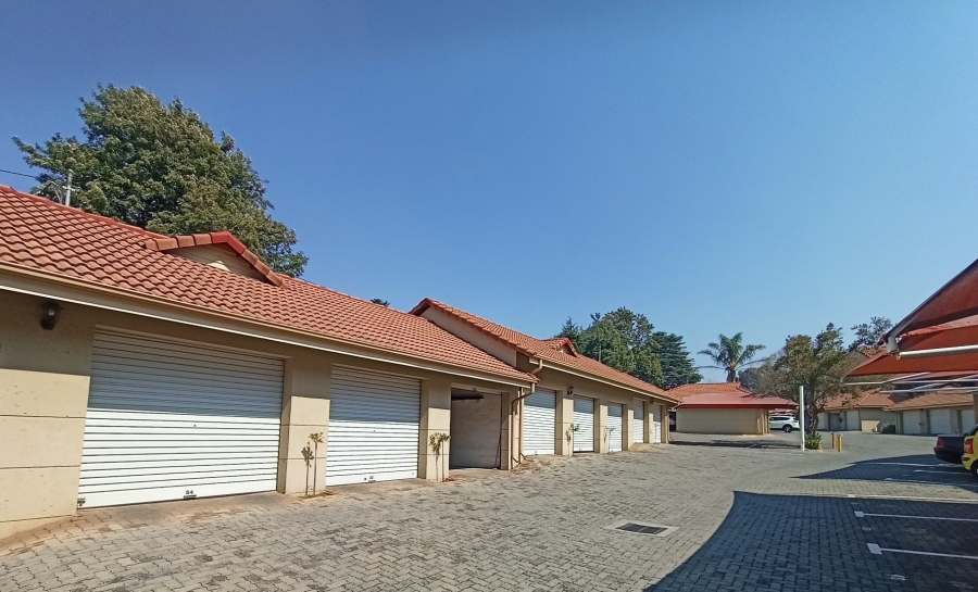 To Let 2 Bedroom Property for Rent in Illovo Gauteng