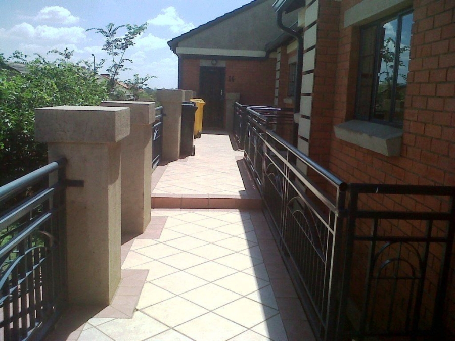 To Let 2 Bedroom Property for Rent in Mooikloof Ridge Gauteng