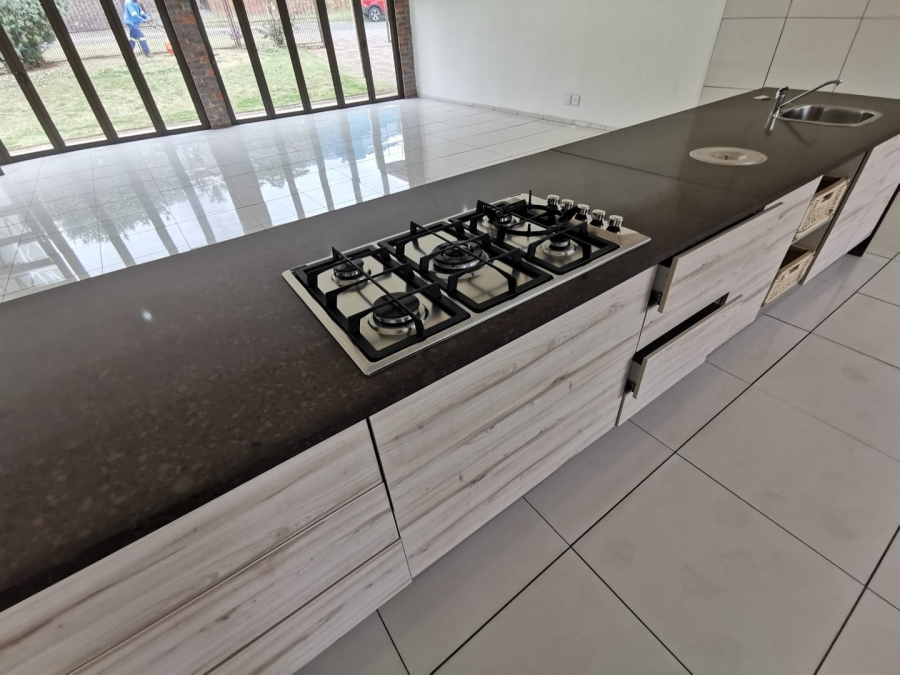 To Let 4 Bedroom Property for Rent in Florida Glen Gauteng