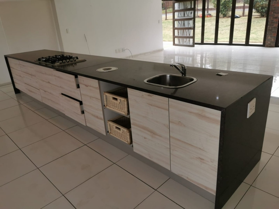 To Let 4 Bedroom Property for Rent in Florida Glen Gauteng