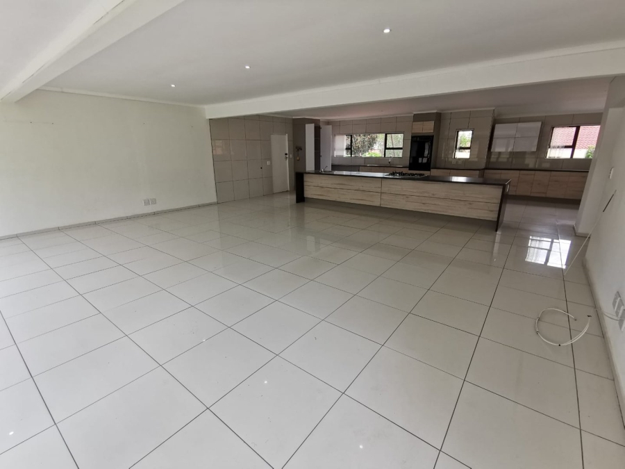 To Let 4 Bedroom Property for Rent in Florida Glen Gauteng