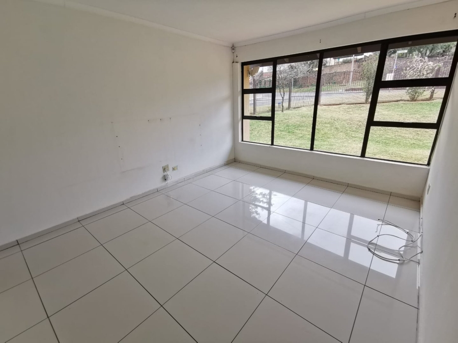 To Let 4 Bedroom Property for Rent in Florida Glen Gauteng