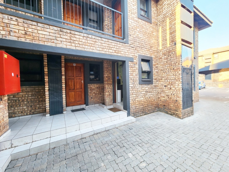 To Let 2 Bedroom Property for Rent in Rynfield A H Gauteng