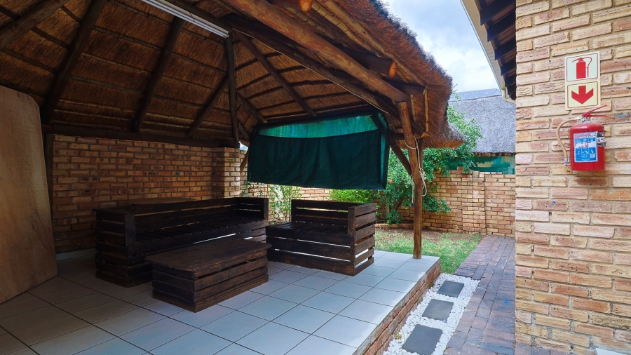 2 Bedroom Property for Sale in Wilgeheuwel Gauteng