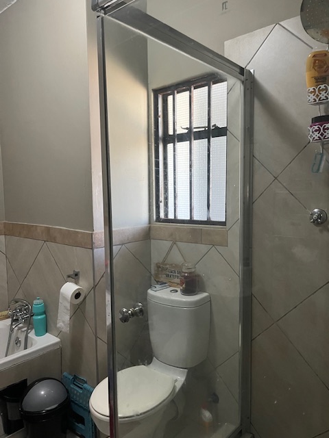 2 Bedroom Property for Sale in Glen Austin Gauteng