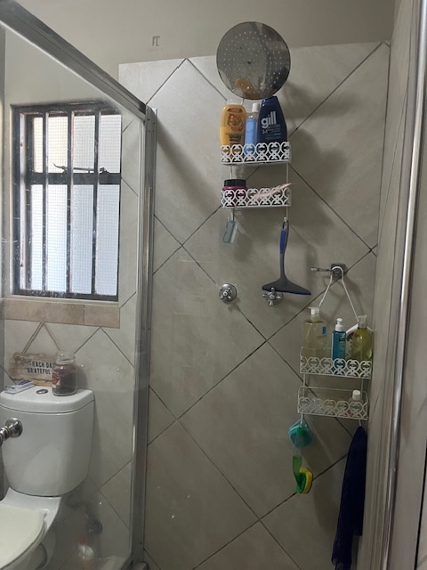 2 Bedroom Property for Sale in Glen Austin Gauteng