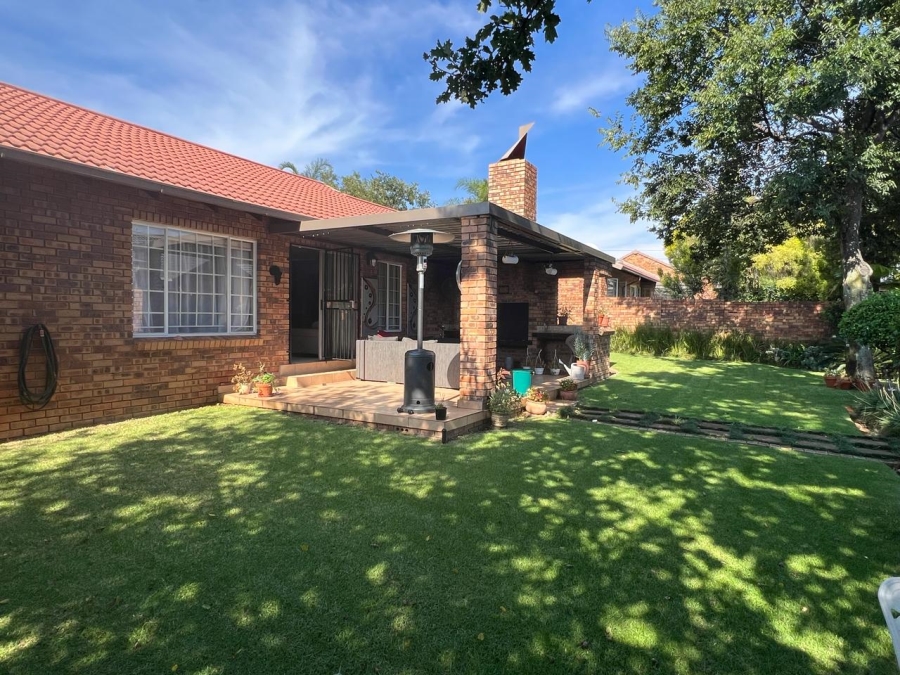 3 Bedroom Property for Sale in Highveld Gauteng