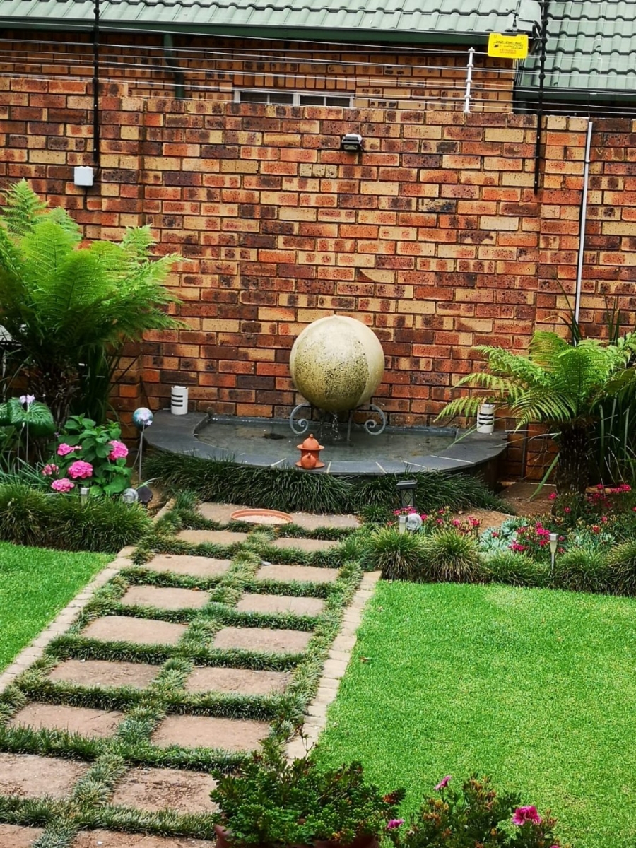 3 Bedroom Property for Sale in Highveld Gauteng