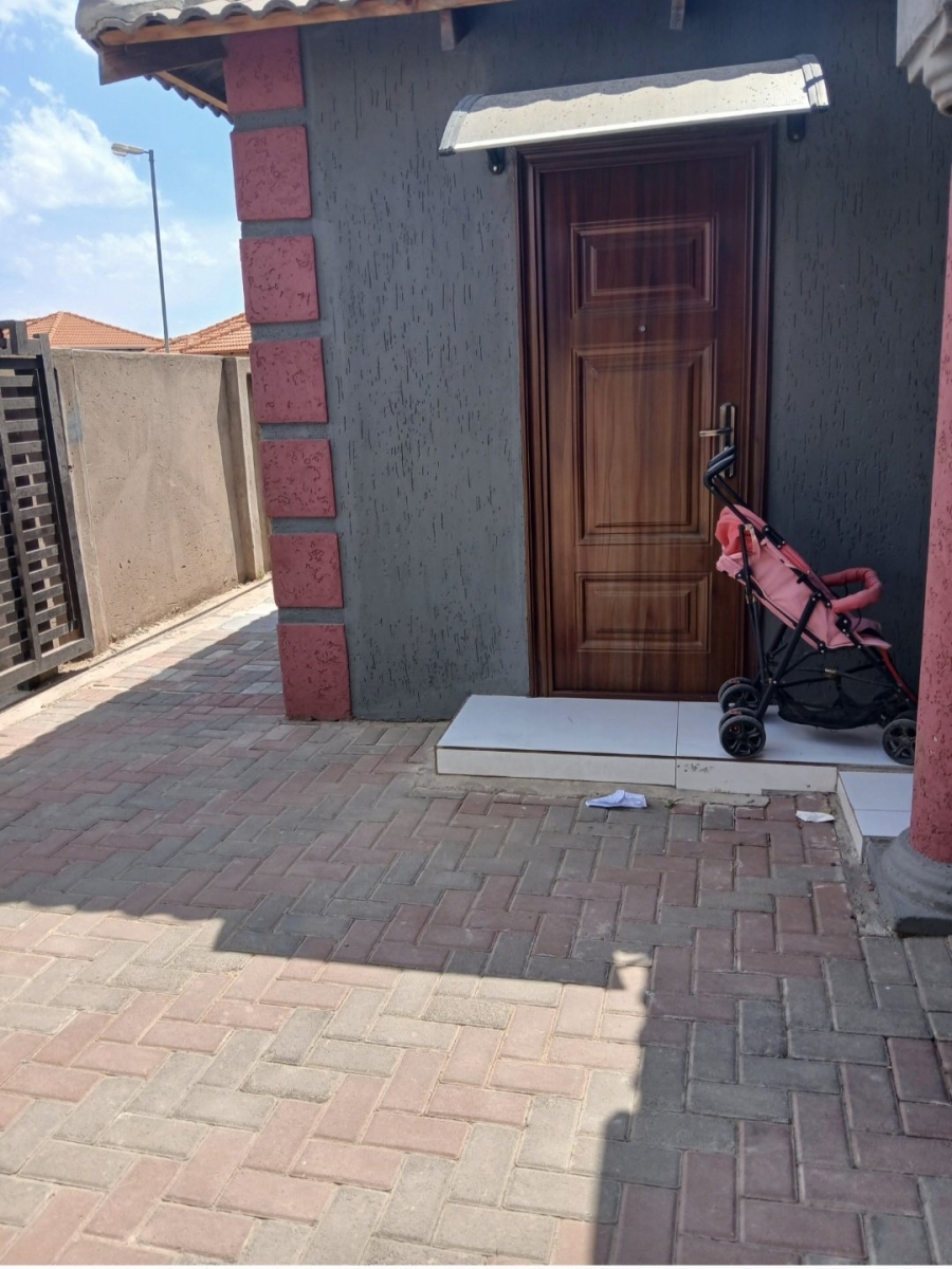 To Let 3 Bedroom Property for Rent in Blue Hills AH Gauteng