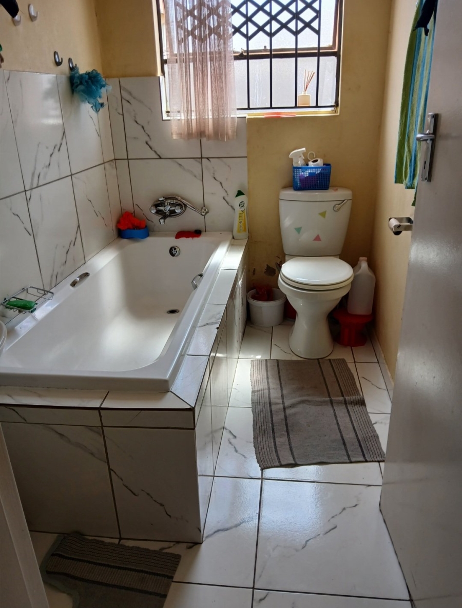 To Let 3 Bedroom Property for Rent in Blue Hills AH Gauteng