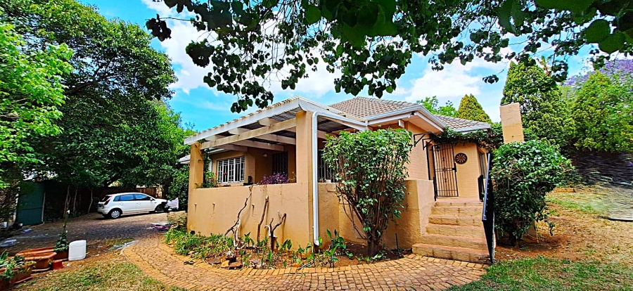 To Let 3 Bedroom Property for Rent in Emmarentia Gauteng