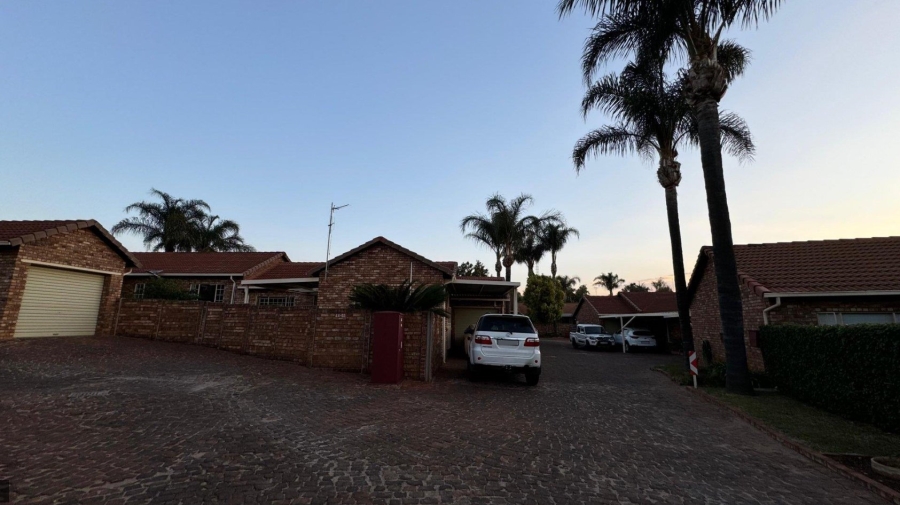 3 Bedroom Property for Sale in Eldoraigne Gauteng