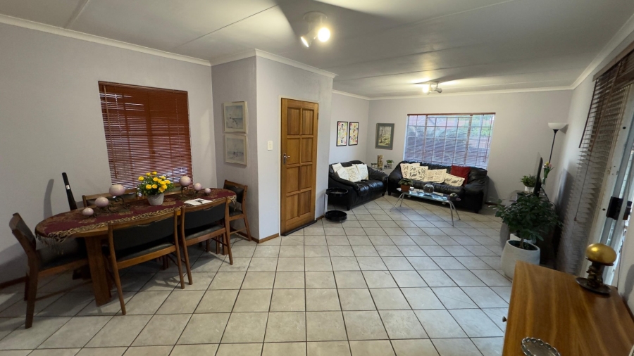 3 Bedroom Property for Sale in Eldoraigne Gauteng