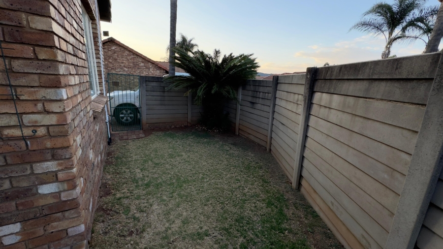 3 Bedroom Property for Sale in Eldoraigne Gauteng