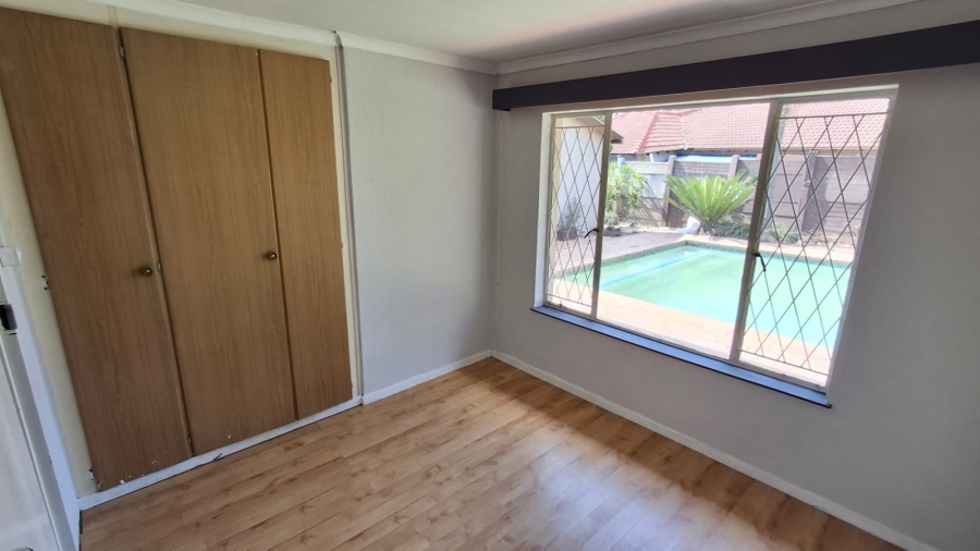 4 Bedroom Property for Sale in The Reeds Gauteng