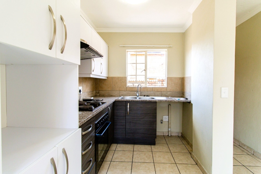 2 Bedroom Property for Sale in Raslouw Gauteng