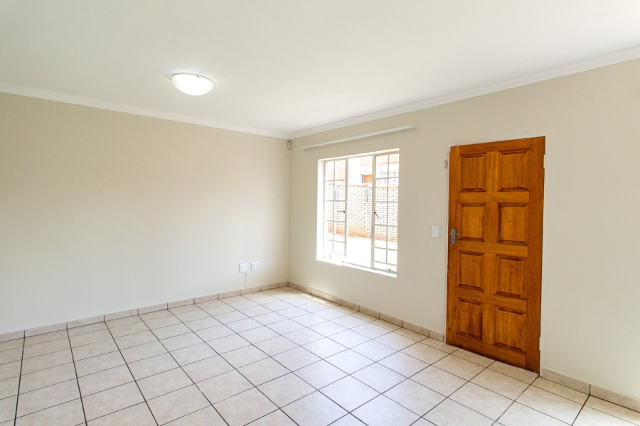 2 Bedroom Property for Sale in Raslouw Gauteng