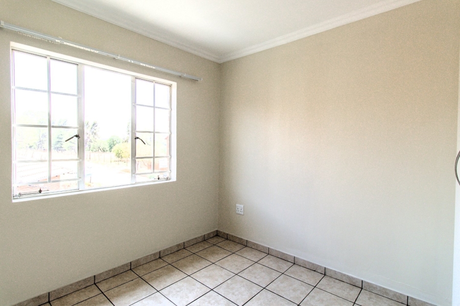 2 Bedroom Property for Sale in Raslouw Gauteng