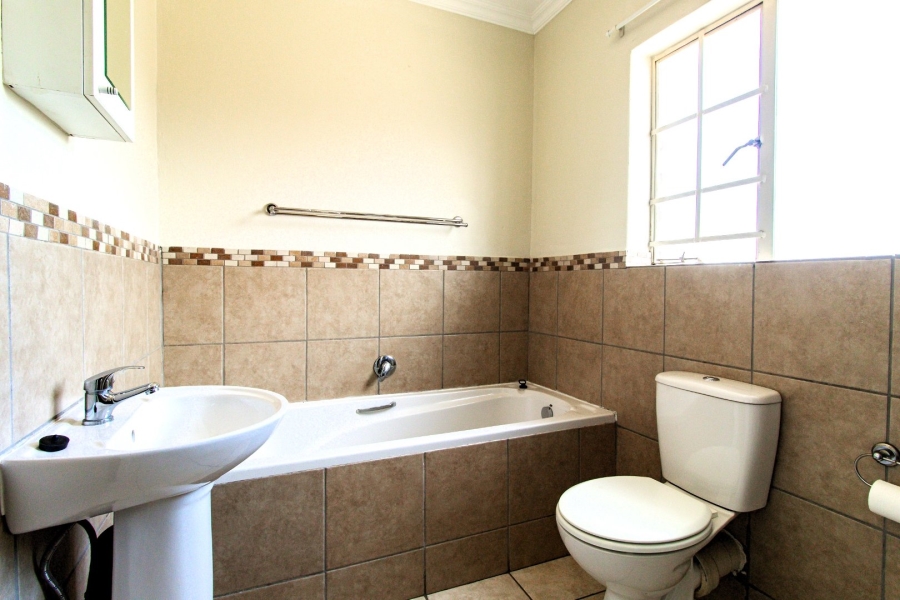 2 Bedroom Property for Sale in Raslouw Gauteng