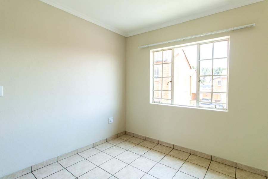 2 Bedroom Property for Sale in Raslouw Gauteng