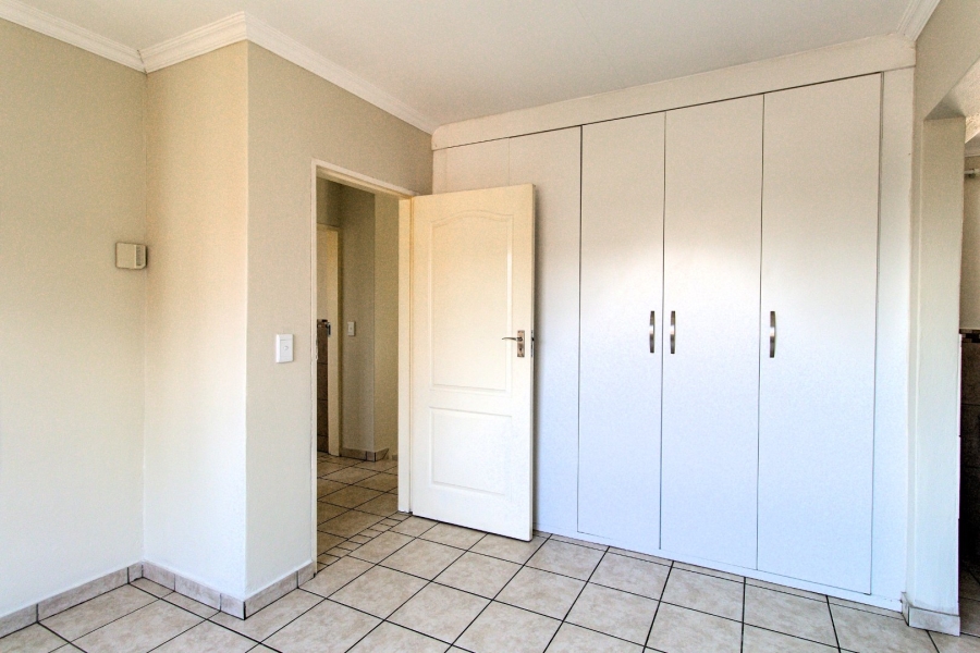 2 Bedroom Property for Sale in Raslouw Gauteng