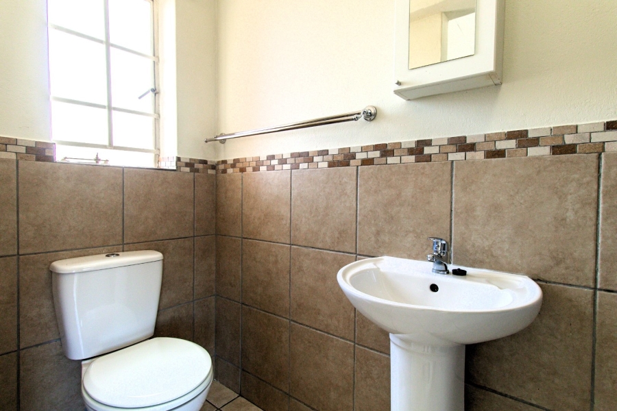 2 Bedroom Property for Sale in Raslouw Gauteng