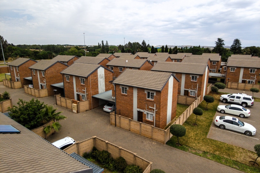 2 Bedroom Property for Sale in Raslouw Gauteng