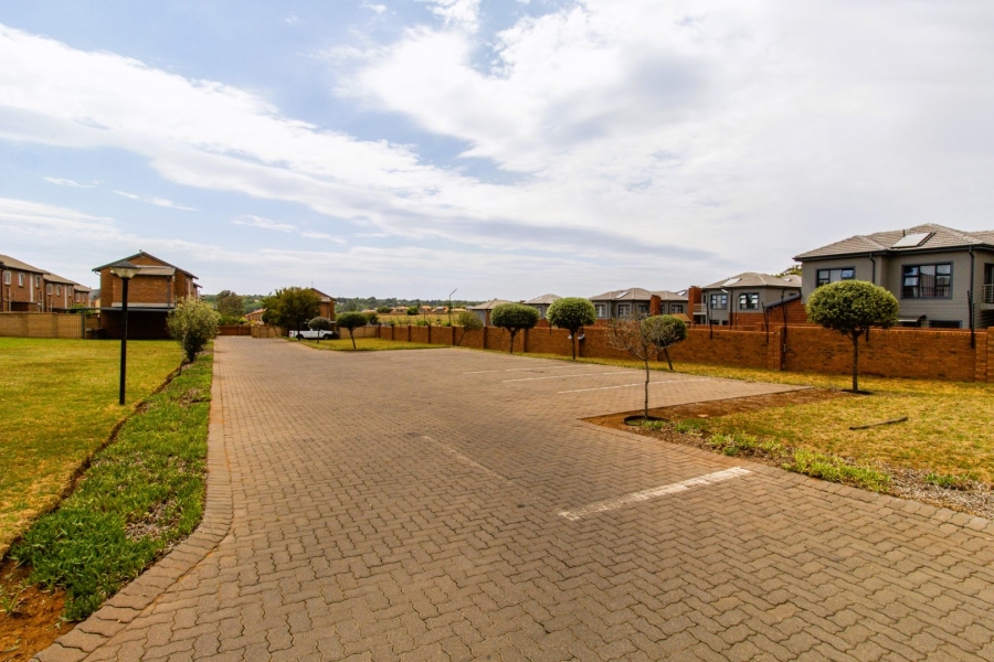 2 Bedroom Property for Sale in Raslouw Gauteng