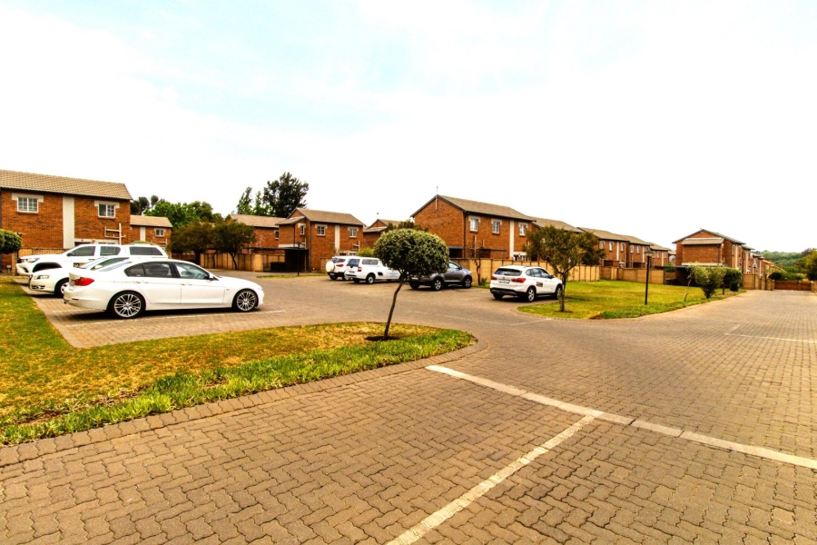 2 Bedroom Property for Sale in Raslouw Gauteng