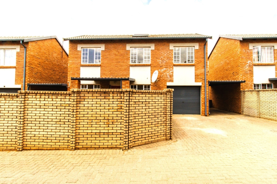 3 Bedroom Property for Sale in Raslouw Gauteng