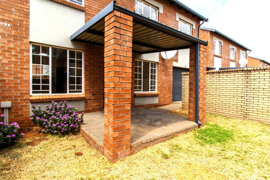 3 Bedroom Property for Sale in Raslouw Gauteng