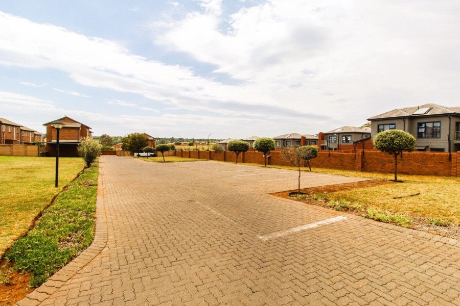 3 Bedroom Property for Sale in Raslouw Gauteng