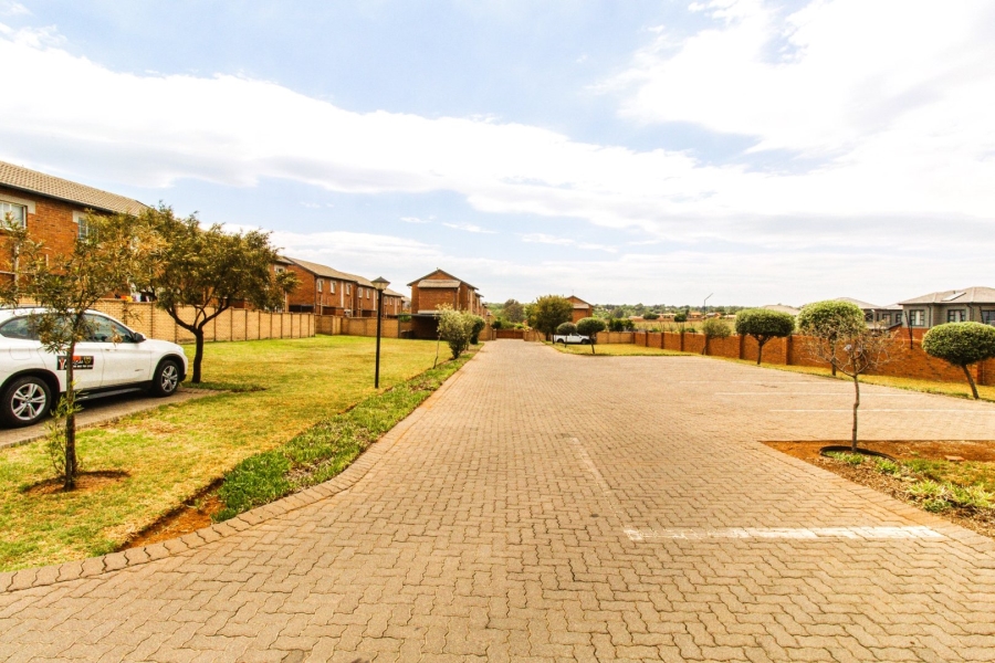 3 Bedroom Property for Sale in Raslouw Gauteng