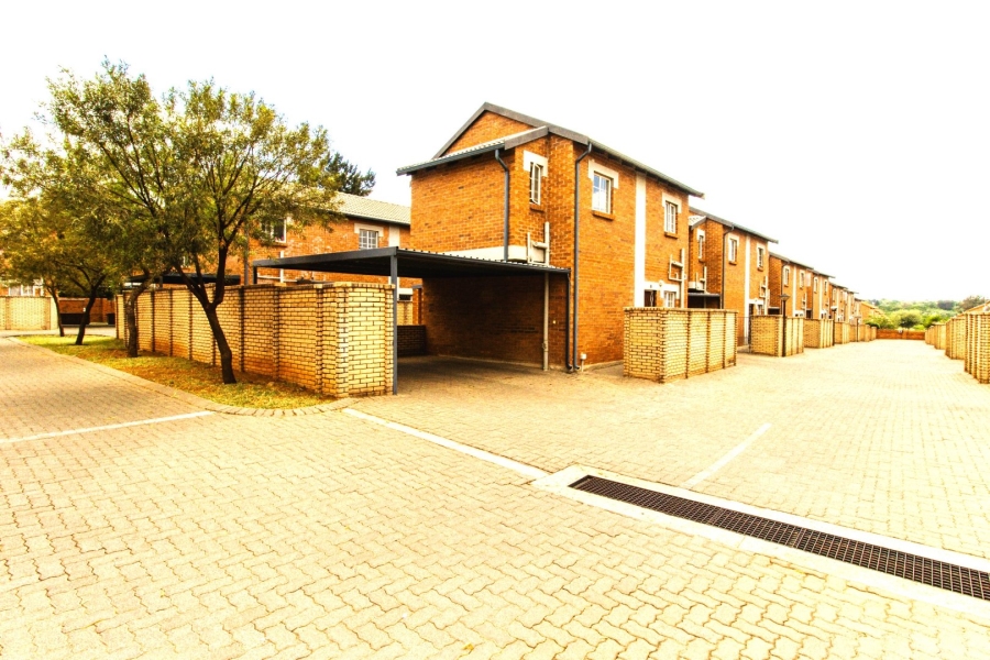 3 Bedroom Property for Sale in Raslouw Gauteng