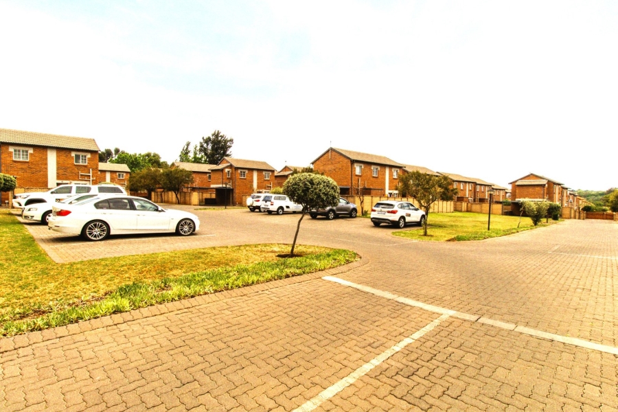 3 Bedroom Property for Sale in Raslouw Gauteng