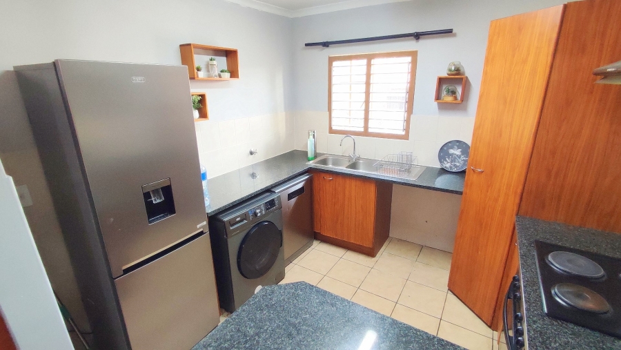 2 Bedroom Property for Sale in Rooihuiskraal North Gauteng